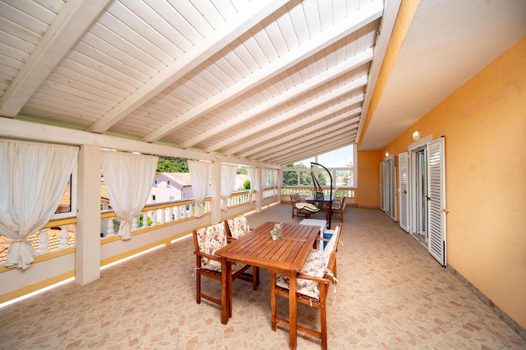 Foric Apartments With Outdoor Heated Pool Rab Town Esterno foto