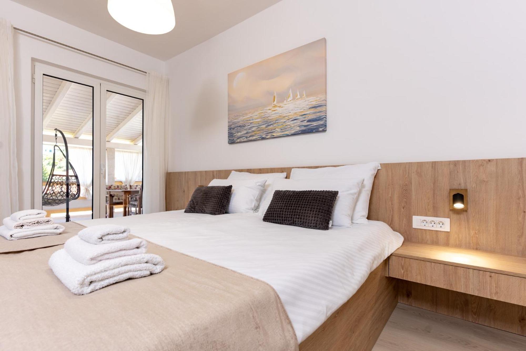 Foric Apartments With Outdoor Heated Pool Rab Town Esterno foto