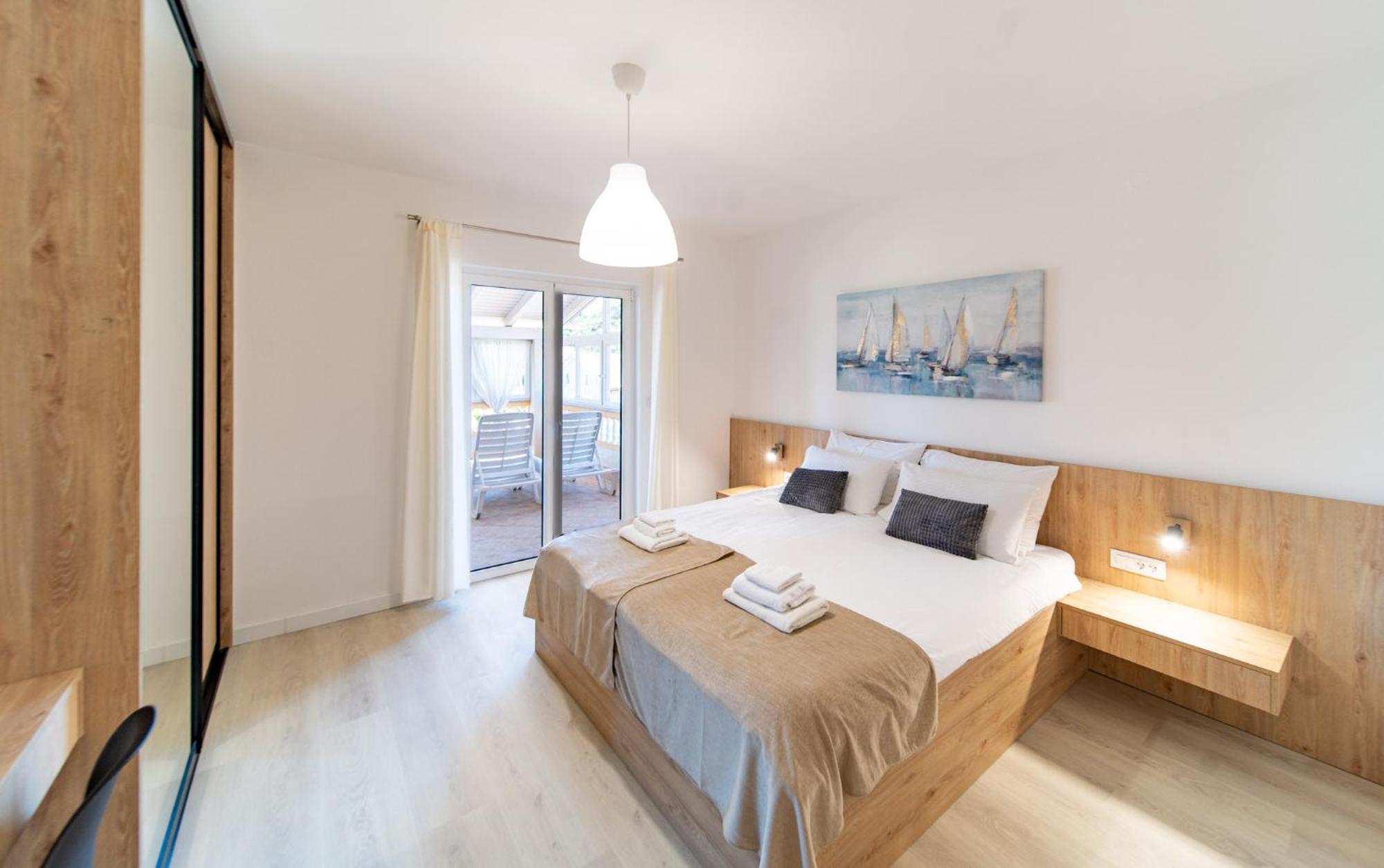 Foric Apartments With Outdoor Heated Pool Rab Town Esterno foto