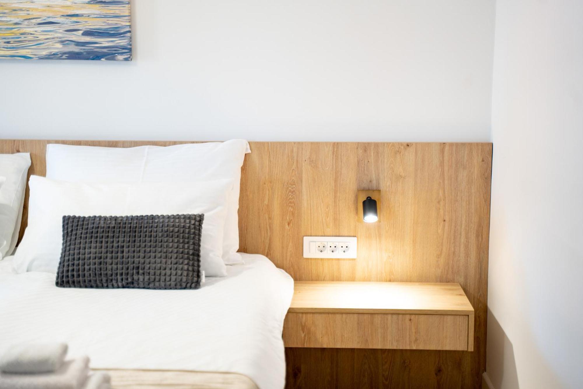 Foric Apartments With Outdoor Heated Pool Rab Town Esterno foto