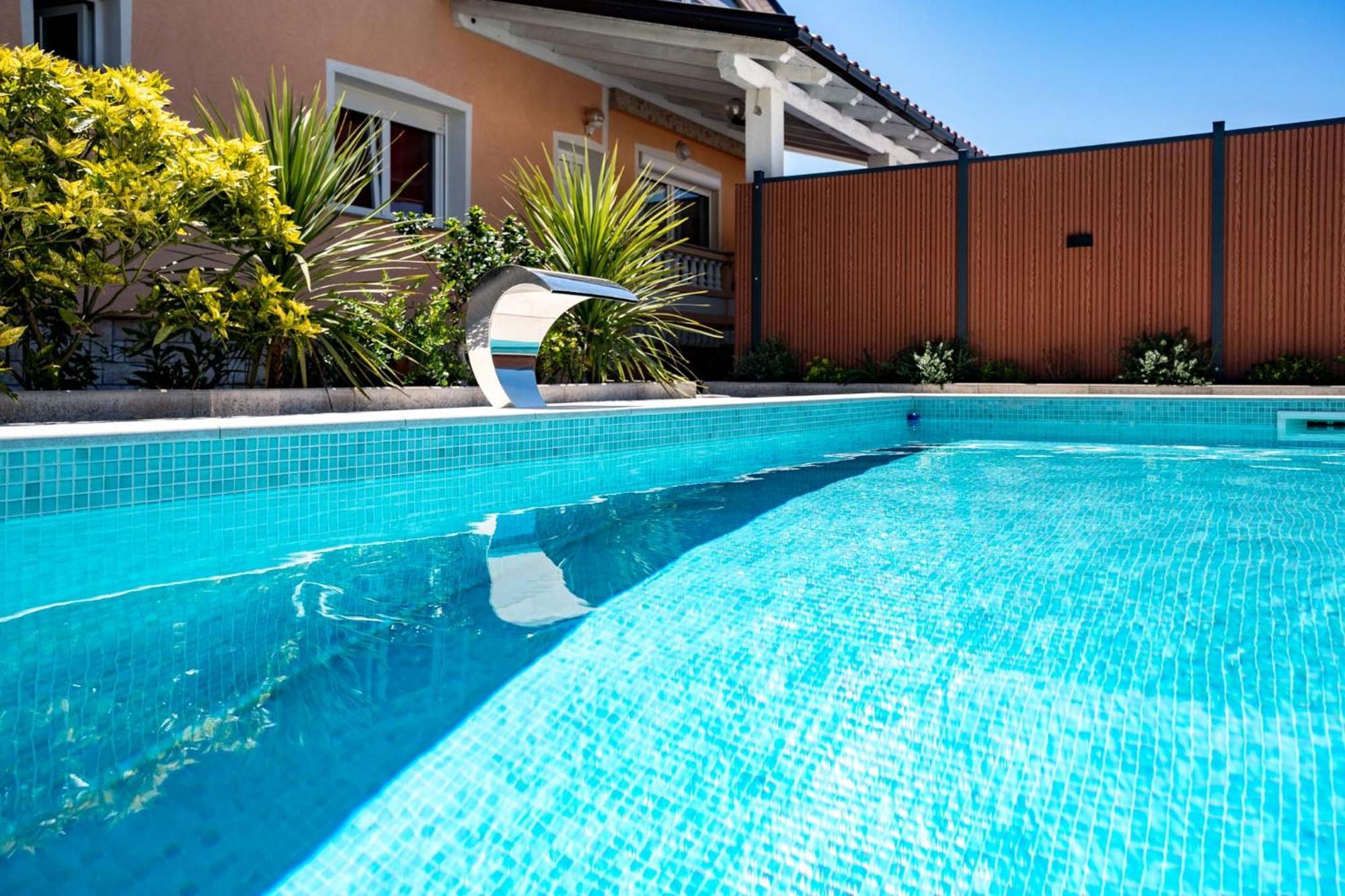 Foric Apartments With Outdoor Heated Pool Rab Town Esterno foto