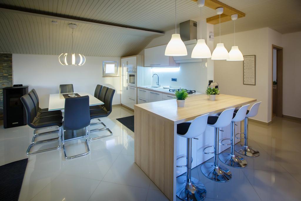 Foric Apartments With Outdoor Heated Pool Rab Town Esterno foto